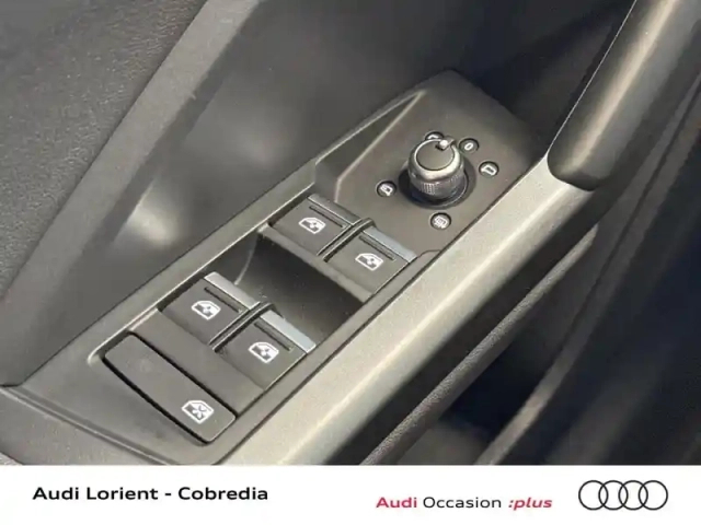 Audi Q3 sportback 35 tfsi 150ch s line s tronic 7 — photo 11