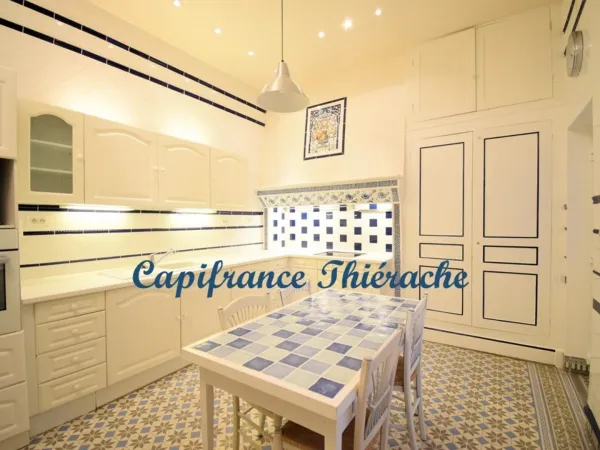 Maison 10 pièces 299 m²