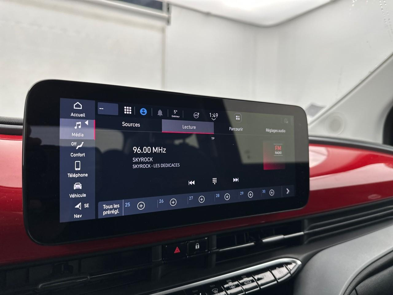 Fiat 500 c e 95 ch (red) — photo 24