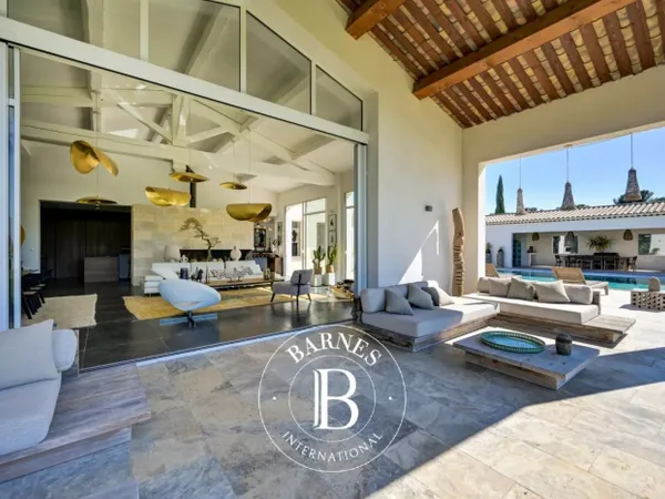 À 30 MINUTES D'AIX-EN-PROVENCE PROPRIÉTÉ CONTEMPORAINE D'EXCEPTI