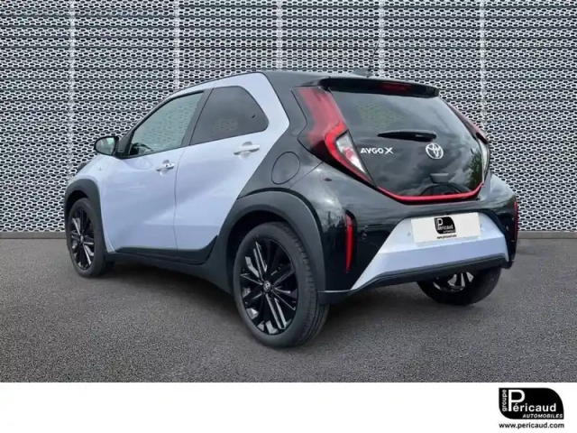 Toyota Aygo x 1.0 vvt-i 72 s-cvt — photo 3