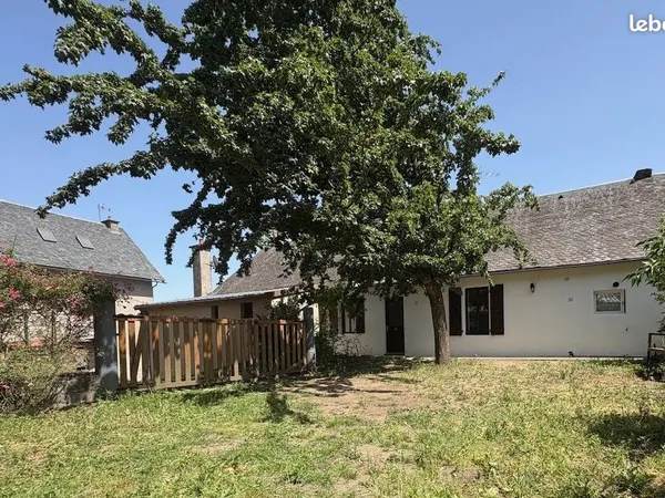 BARAQUEVILLE - Maison de caractère - Env. 192 m² SHAB au total - Jardin - Verger -Dépendances - 2 es