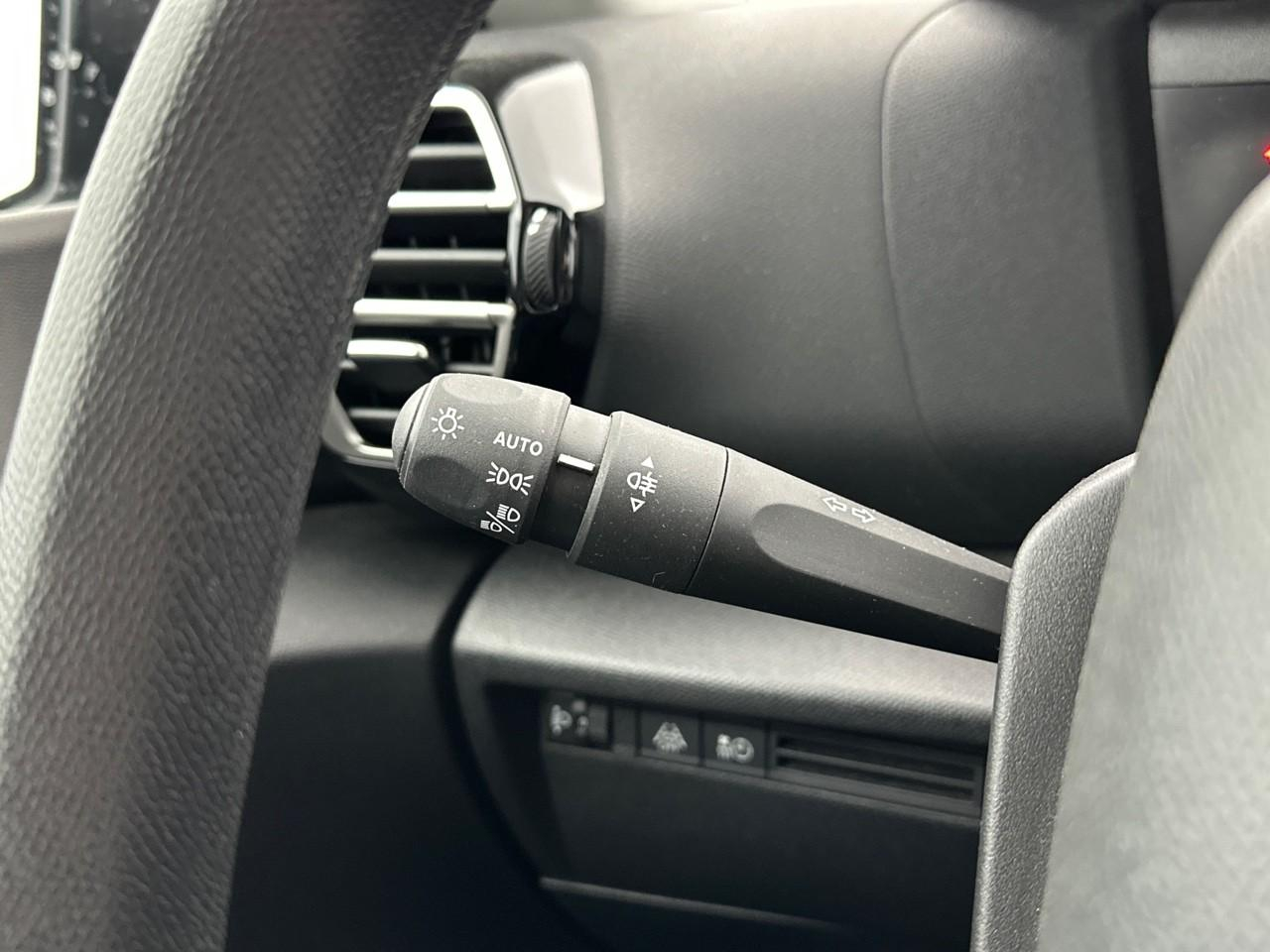 Citroën C4 e-c4 136 ch automatique live — photo 19