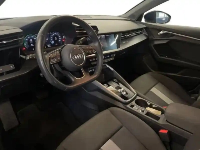 Audi A3 40 tfsie 204 s tronic 6 design — photo 9