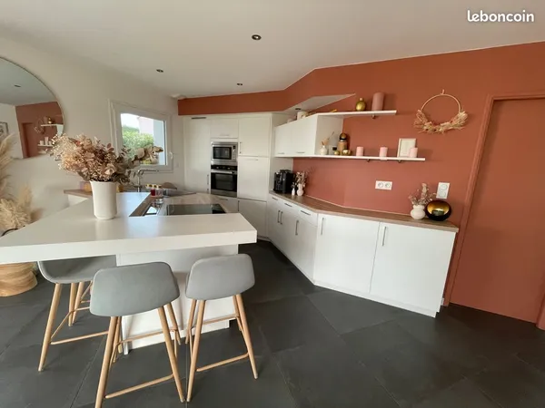 Gerzat - Maison familiale 108 m², 4 chambres, suite parentale, DPE C, extérieurs aménagés, proche La