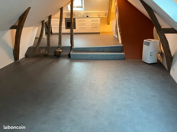 À louer - Appartement sous combles - Centre de Ballan-Miré