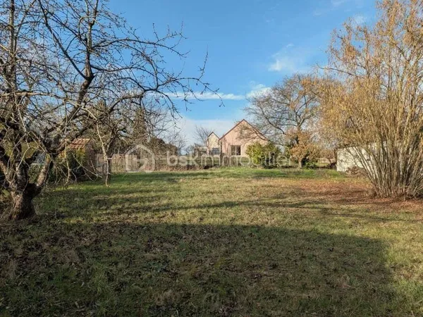 Terrain 700 m²