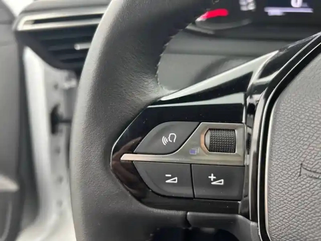 Peugeot 208 puretech 75 s&amp;s bvm5 — photo 19