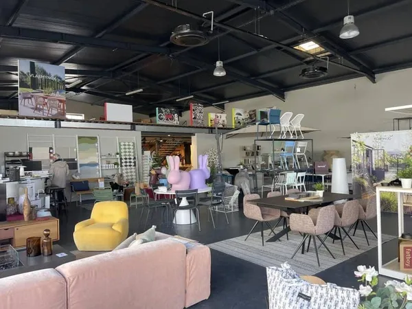 Local d'activité 840 m²