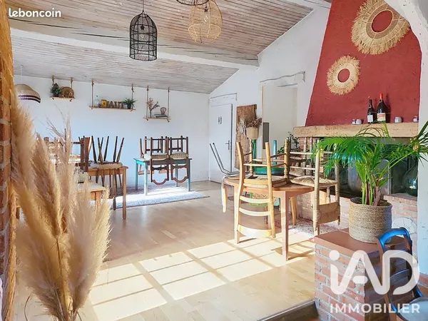 Restaurant 156 m² Clermont-le-Fort