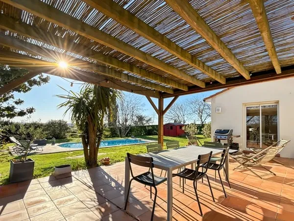 Maison 6 pièces 219 m²