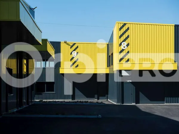 Local d'activité 481m² à louer à Trévoux