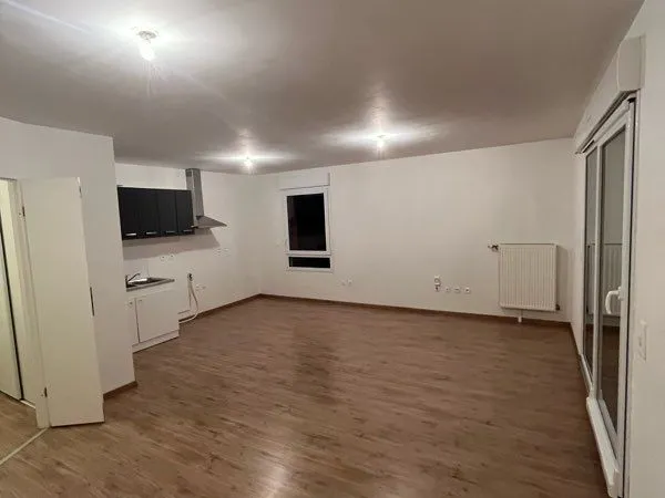 T3 proche hôpital avec parking et balcon pour 765 euros