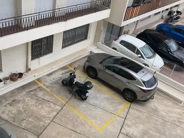 Parking Grand Format : À 3 min de la Gare de Carnolès & Bord de Mer