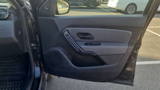 Dacia Duster 1.0 TCe 100 4x2 - Access – 2020 – 97200 km – Essence – Boîte Manuelle — photo 25