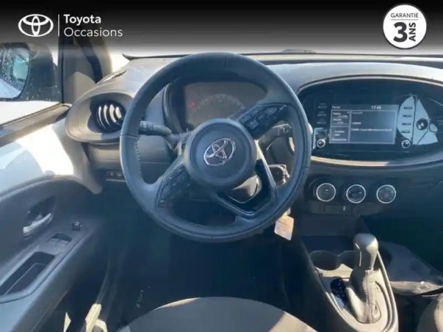 Toyota Aygo x 1.0 vvt-i 72ch dynamic s-cvt my23 — photo 9