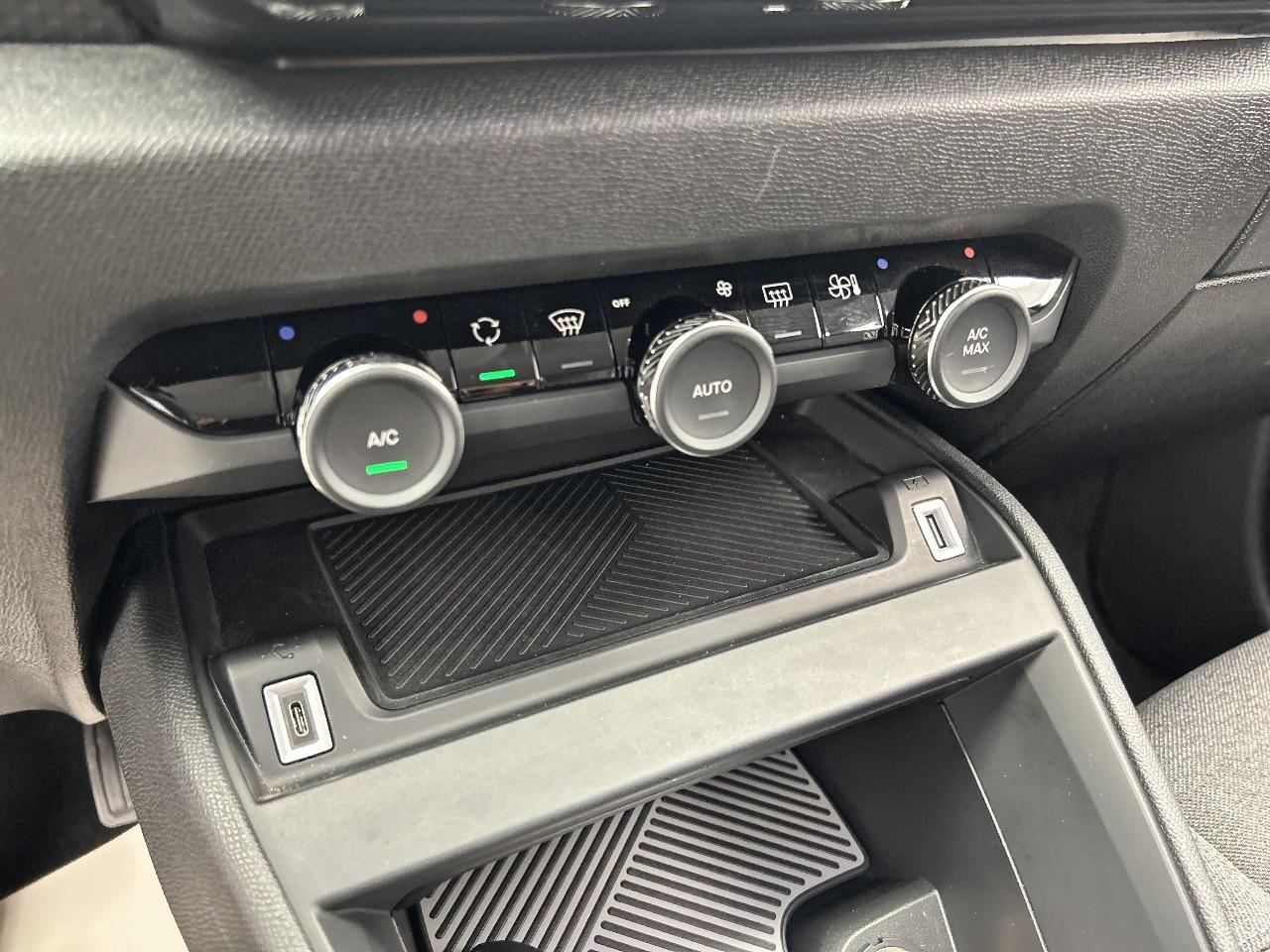 Citroën C4 puretech 130 s&s eat8 shine — photo 22