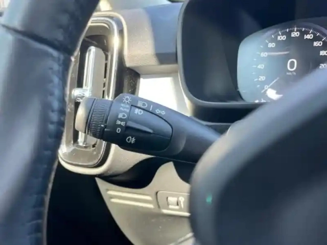 Volvo Xc40 d3 adblue 150ch momentum geartronic 8 — photo 15