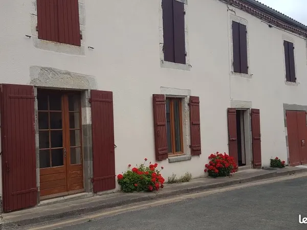 🏡 MAISON DE VILLAGE EN PIERRE - 141 m² - JARDIN - GARAGE - BEAU POTENTIEL