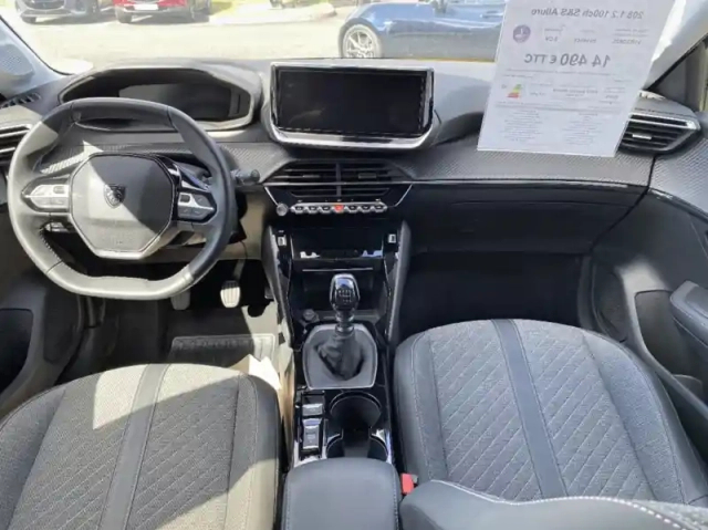 Peugeot 208 1.2 100ch s&amp;s allure — photo 3