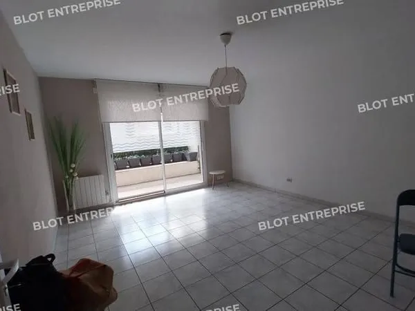 Bureaux 74 m²