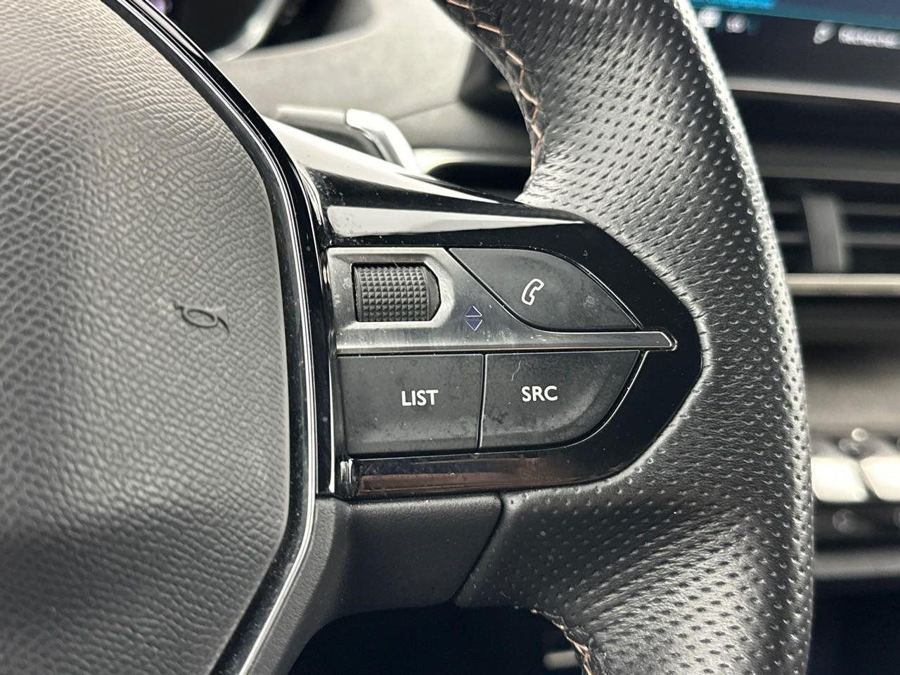 Peugeot 3008 hybrid4 300 e-eat8 gt — photo 19