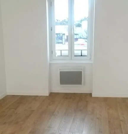 APPARTEMENT T1 BIS 360€ CC REF. : LA2059