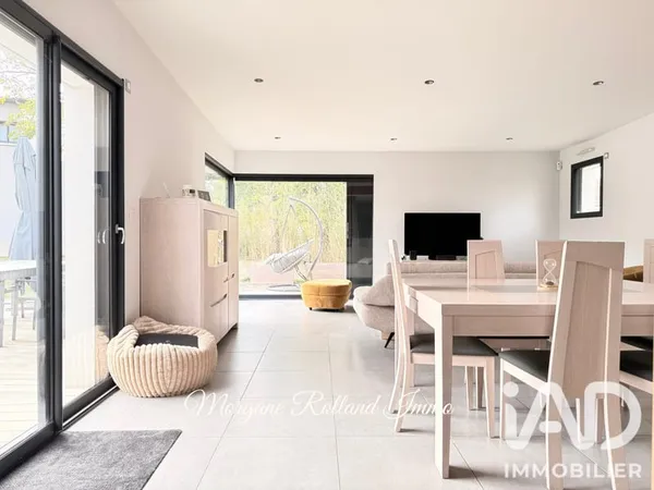 Maison 7 pièces 300 m²