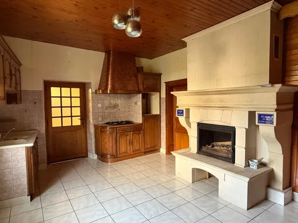 MAISON 4 CHAMBRES AVEC GARAGE ET JARDINET