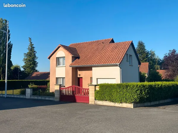 Maison 4 chambres - 95 m² - jardin clos - proche de Montbéliard