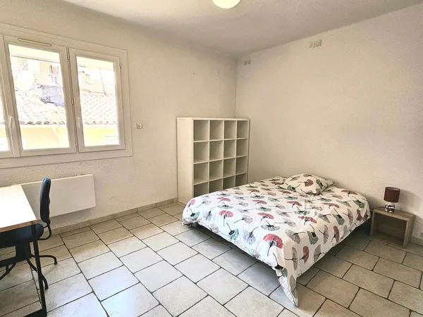 Chambre 15m2 colocation de 3 à 2 pas des facs