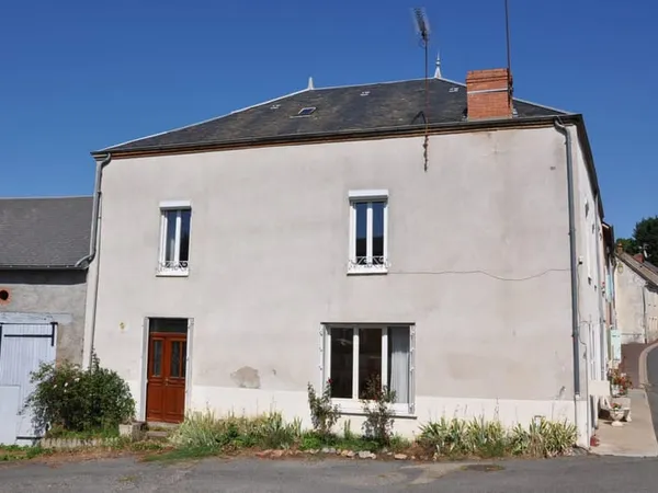 Belle maison de bourg avec 4 chambres, grange, étables, beau