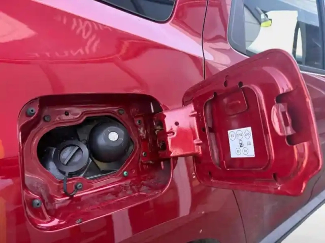 Dacia Duster 1.0 eco-g 100ch confort 4x2 — photo 10