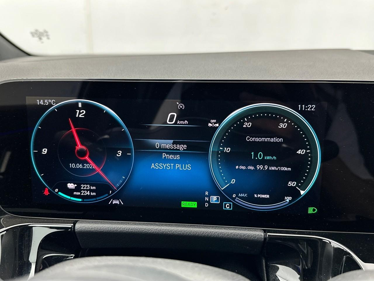 Mercedes Eqa 250+ amg line — photo 22