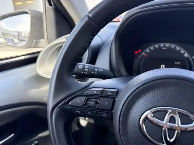 Toyota Aygo 1.0 vvt-i 72 dynamic — photo 13