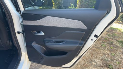 Peugeot 308 SW 1.6 THP PureTech 180 Hybrid e-EAT8 - Allure Pack – 2022 – 70195 km – Hybride rechargeable – Boîte Automatique — photo 13