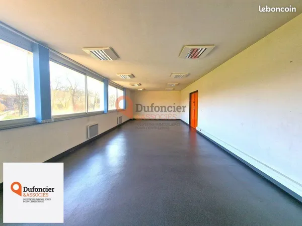 Bureaux 308 m² POITIERS