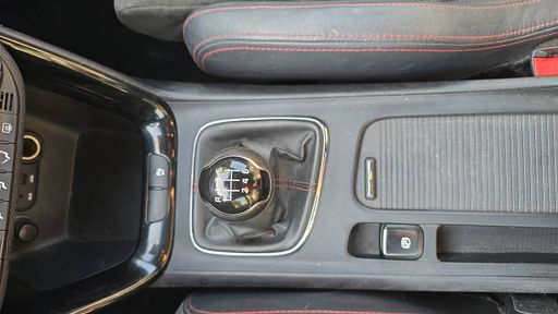 Kia Ceed 1.6 T-GDI 204 - GT – 2014 – 115105 km – Essence – Boîte Manuelle — photo 6