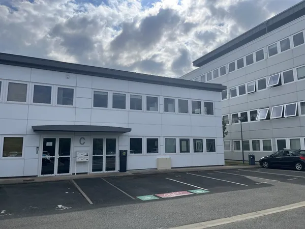 Local professionnel 130 m²