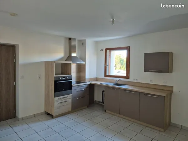 Crémieu location appartement T2 rdc