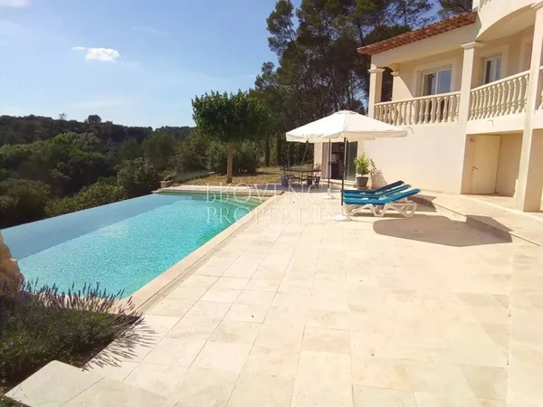 Villa 6 pièces 136 m²