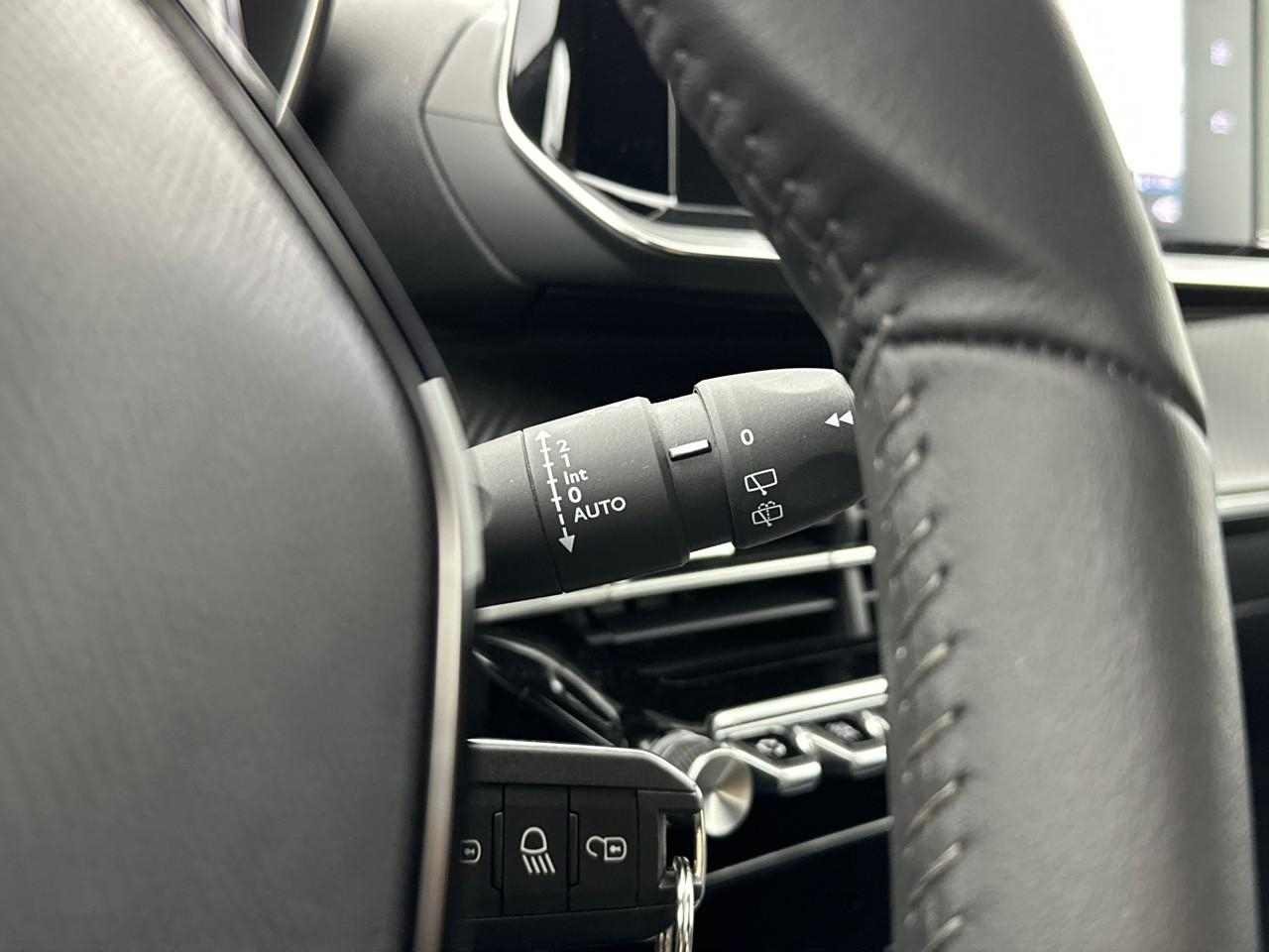 Peugeot 2008 puretech 100 s&s bvm6 allure — photo 20