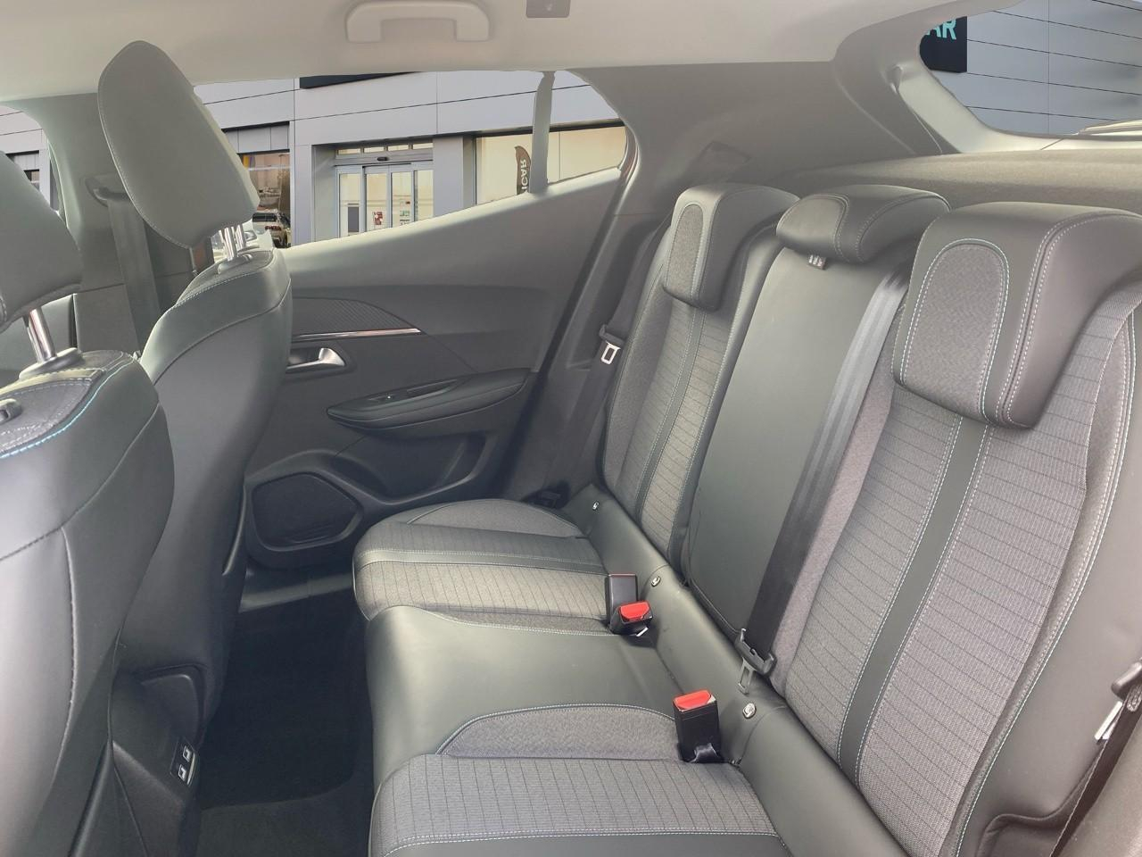Peugeot 2008 1.2 puretech 130ch s&s allure eat8 — photo 10