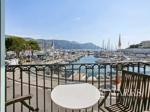 Appartement côté port avec terrasse et vue sur la mer à Saint-Jean-Cap-Ferrat