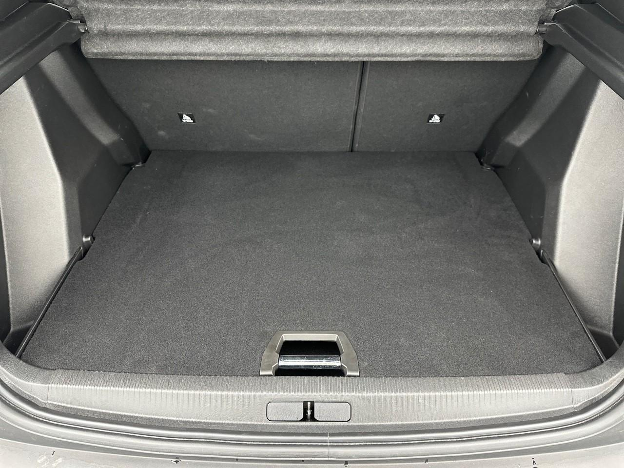 Peugeot 2008 puretech 100 s&s bvm6 allure — photo 6