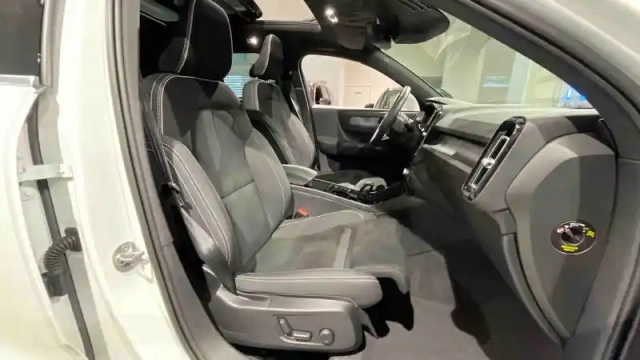 Volvo Xc40 t4 recharge 129+82 ch dct7 — photo 29