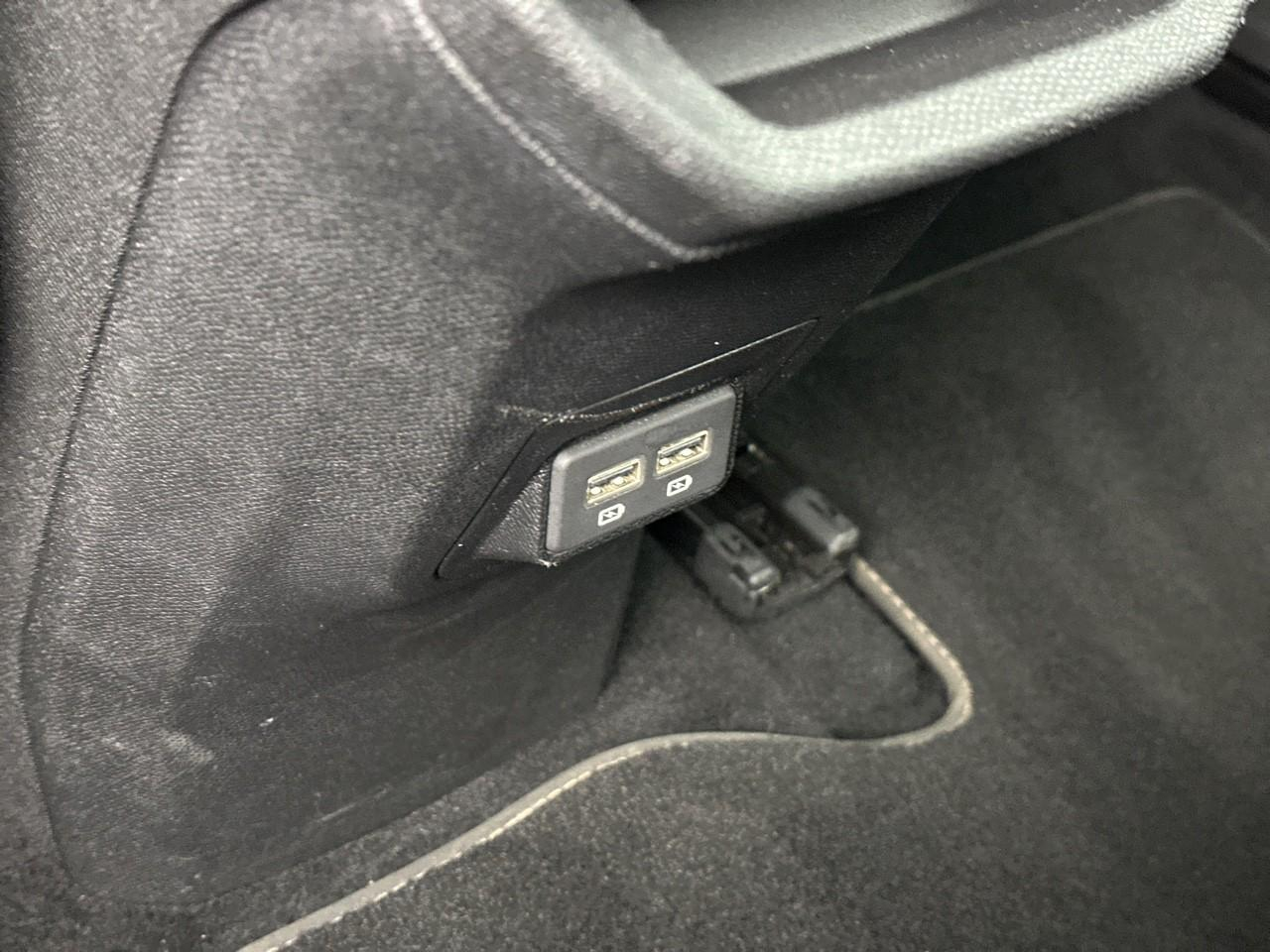 Peugeot 3008 hybrid4 300 e-eat8 gt — photo 40