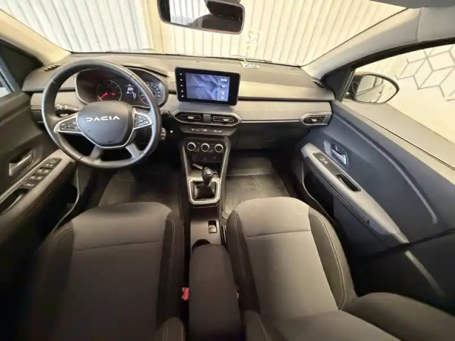 Dacia Jogger tce 110 7 pl — photo 11
