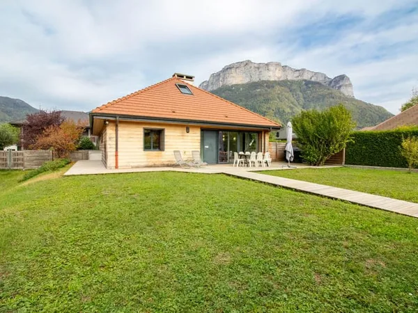 Maison 183,27 m2 - 6 chambres - Terrain 1169 m2