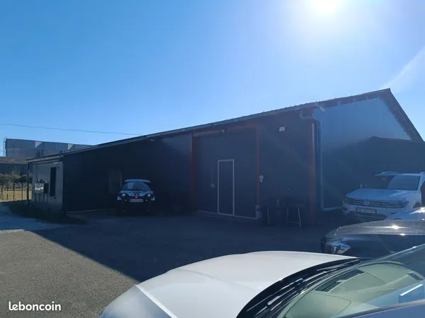 Local d'activité de 150 m2 avec parking
